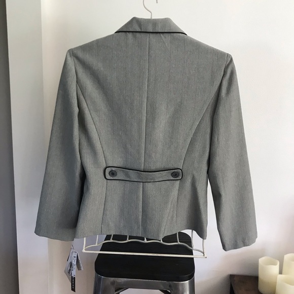 New blazer by Perceptions. Size 14 - Picture 8 of 8